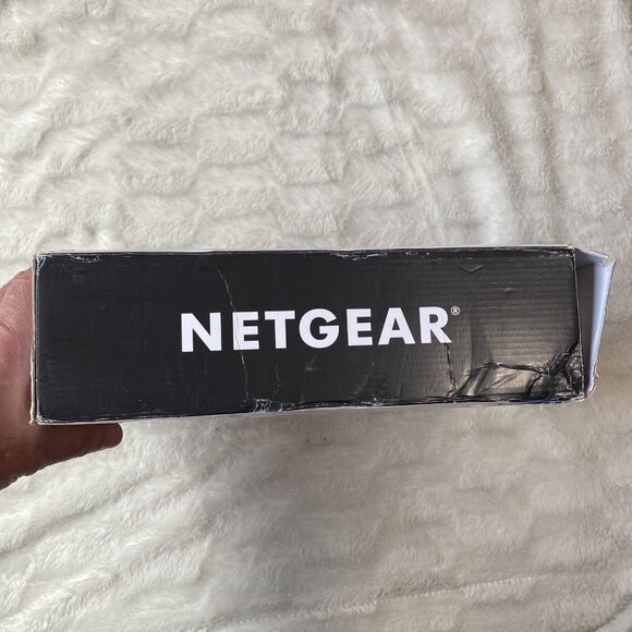 Netgear AC2000 Black Wireless Dual Band Gigabit Smart Wi-Fi Router - Picture 4 of 5